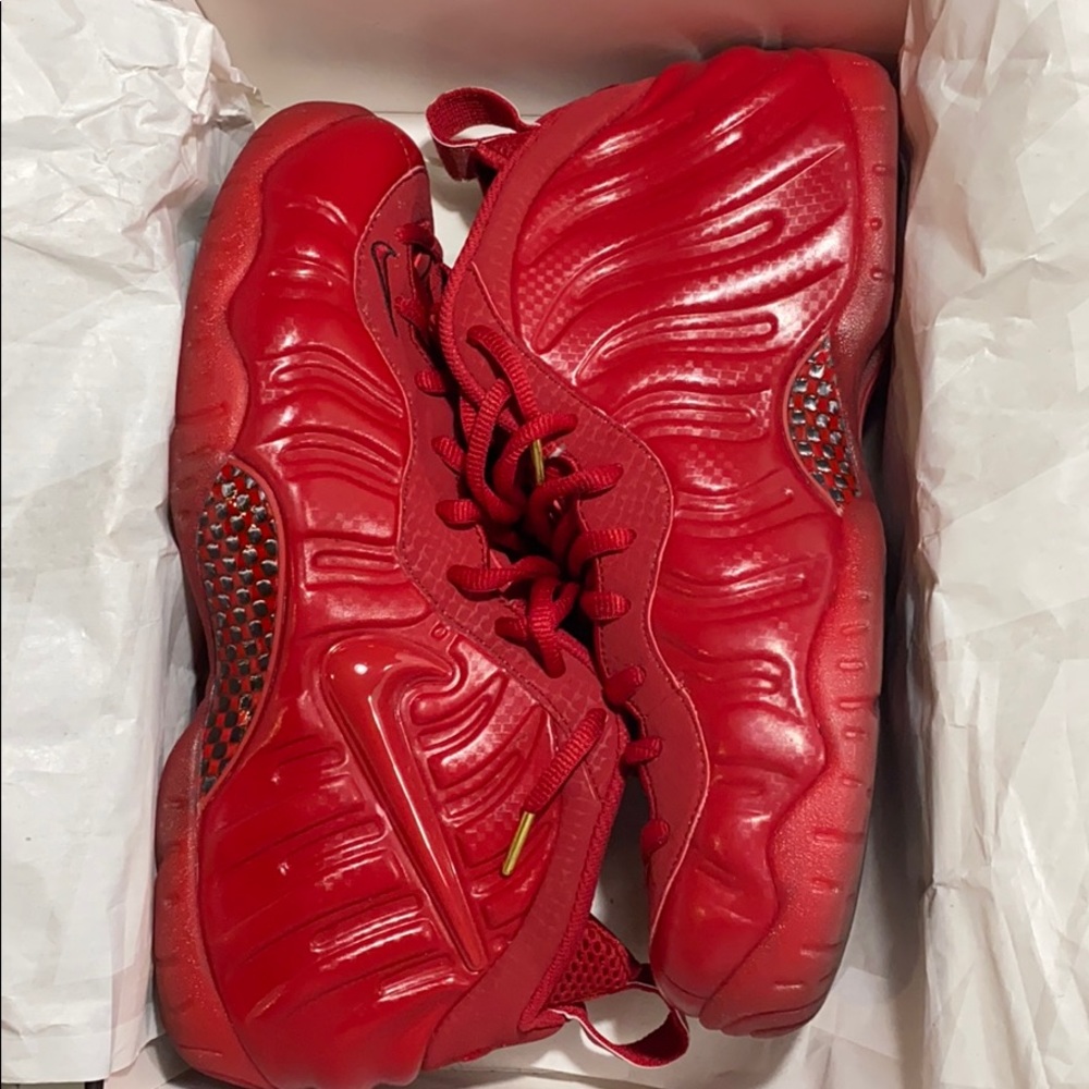 Sneakers, lightly worn